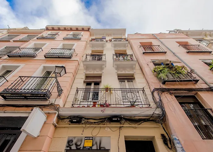 Nuevo Apt para 7 pax en Malasana - Gran Via E1